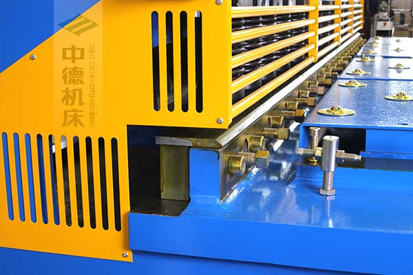 ZDS-2032選用上海優(yōu)質(zhì)刀片,使用壽命更長(zhǎng).jpg ZDS-2032選用上海優(yōu)質(zhì)刀片,使用壽命更長(zhǎng).jpg